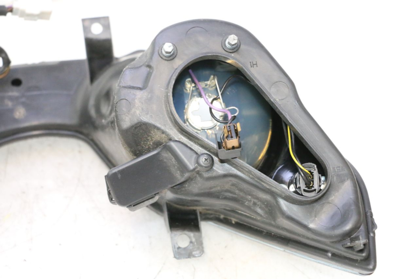 photo de FARO ANTERIORE PIAGGIO MP3 125 (2006 - 2014) - Altra vista dell'articolo