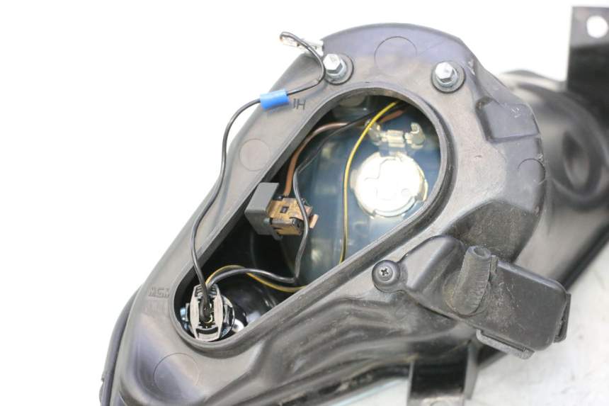 photo de FARO ANTERIORE PIAGGIO MP3 125 (2006 - 2014) - Caratteristiche distintive