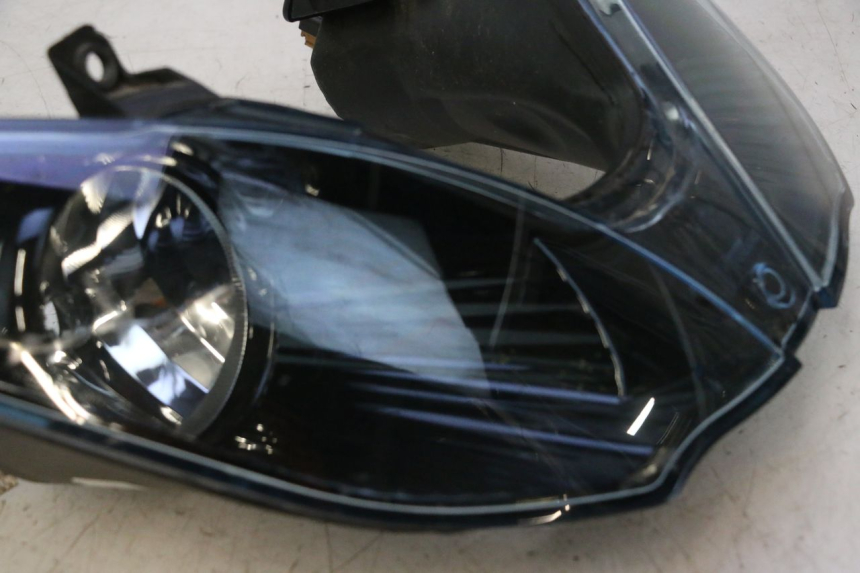 photo de FARO ANTERIORE PIAGGIO MP3 125 (2006 - 2014) - Panoramica del profilo