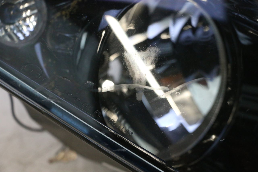 photo de FARO ANTERIORE PIAGGIO MP3 125 (2006 - 2014) - Zoom sullo stato d'uso