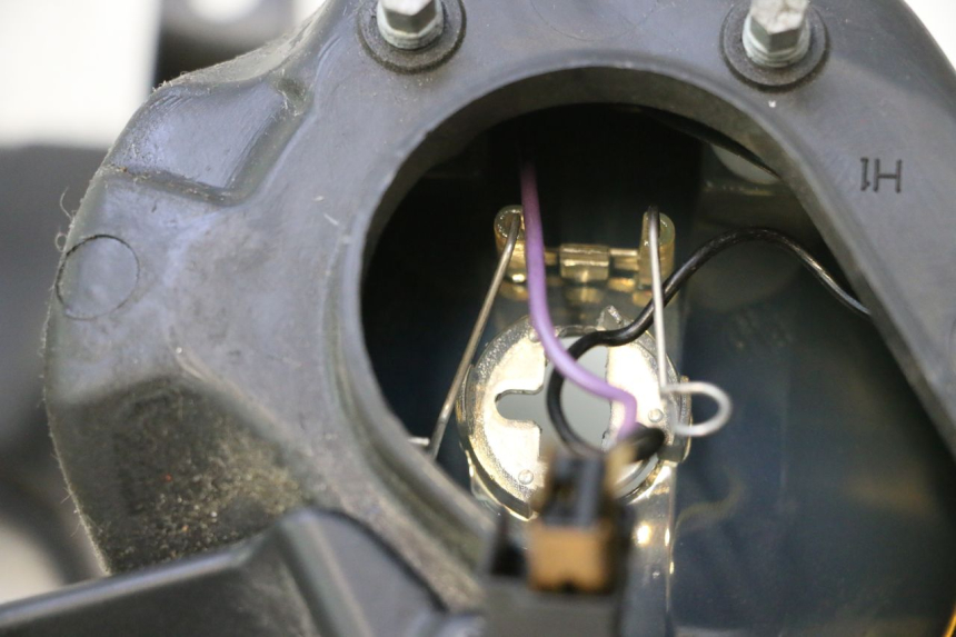 photo de FARO ANTERIORE PIAGGIO MP3 125 (2006 - 2014) - Primo piano tecnico