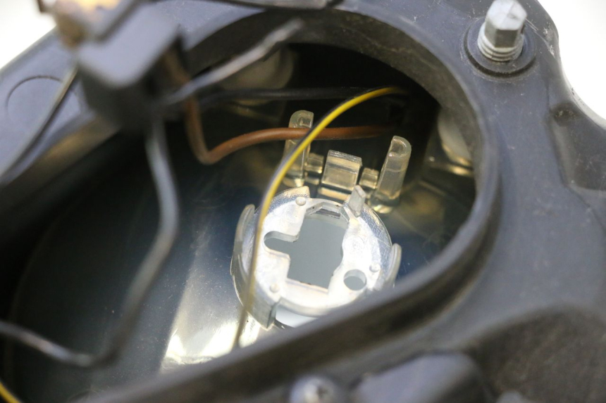 photo de FARO ANTERIORE PIAGGIO MP3 125 (2006 - 2014) - Vista d'insieme del prodotto