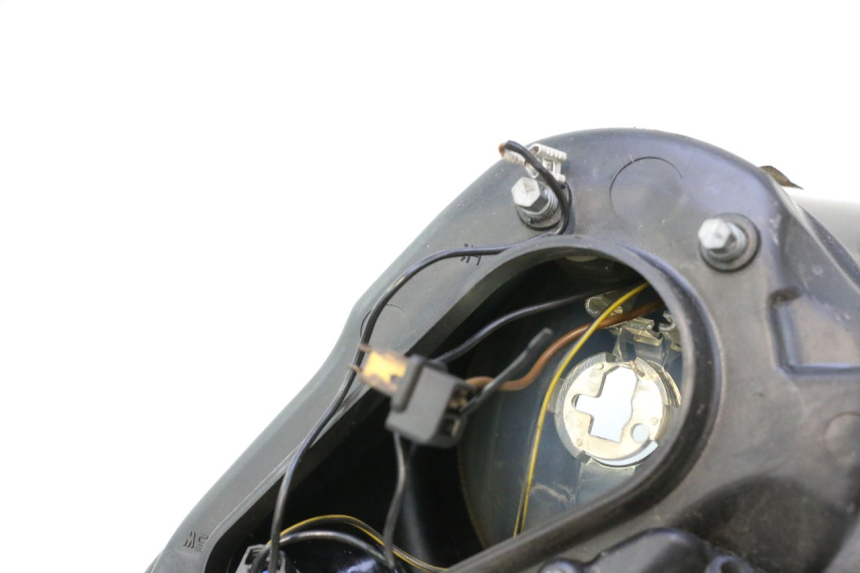 photo de FARO ANTERIORE PIAGGIO MP3 125 (2006 - 2014) - Dettagli dei punti di fissaggio