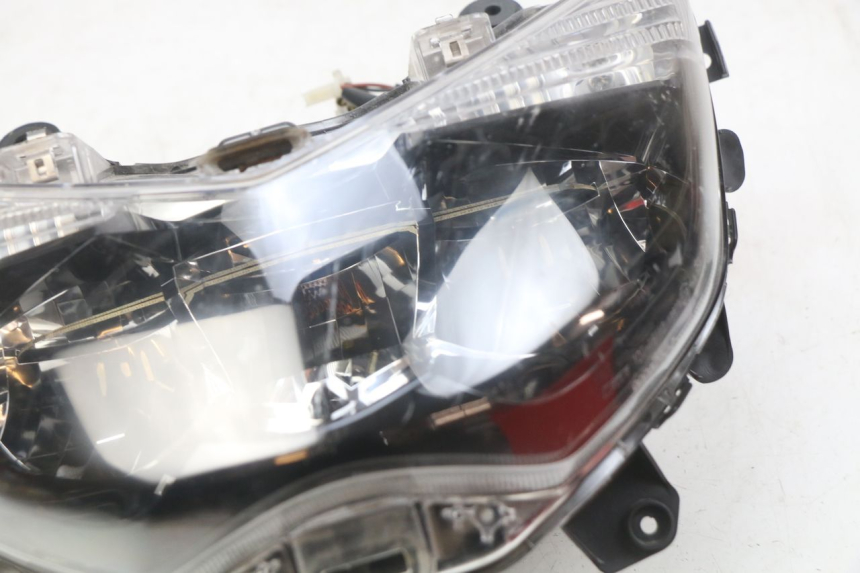 photo de FARO ANTERIORE YAMAHA N-MAX NMAX 125 (2017 - 2020) - Dettaglio del componente