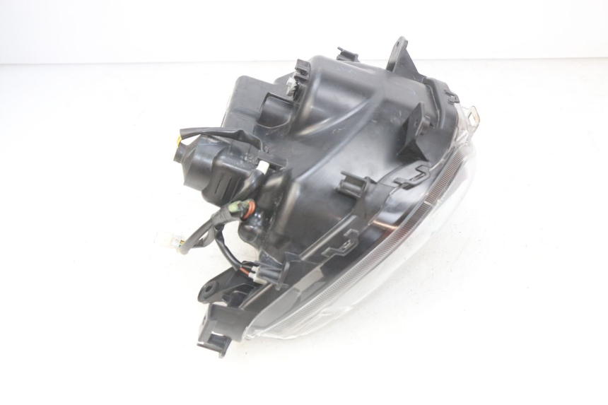 photo de FARO ANTERIORE YAMAHA N-MAX NMAX 125 (2017 - 2020) - Caratteristiche distintive