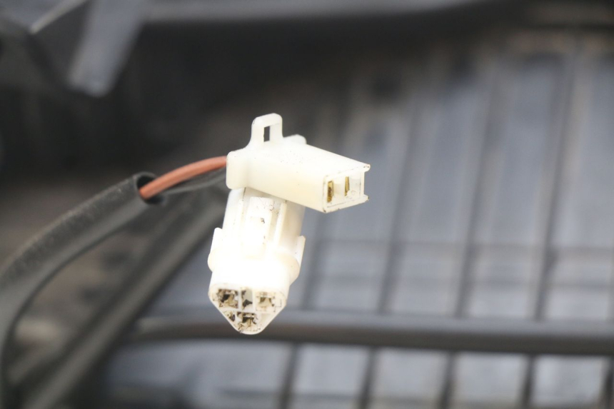 photo de FARO ANTERIORE YAMAHA N-MAX NMAX 125 (2017 - 2020) - Primo piano ad alta risoluzione