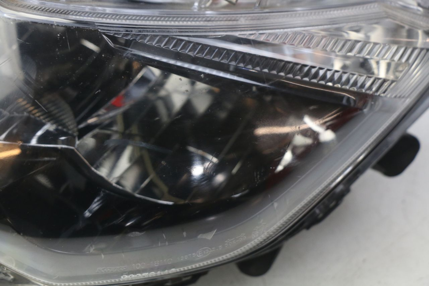 photo de FARO ANTERIORE YAMAHA N-MAX NMAX 125 (2017 - 2020) - Dettagli dei punti di fissaggio