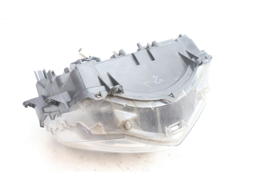 photo de FARO ANTERIORE YAMAHA N-MAX NMAX 125 (2021 - 2024) - Primo piano tecnico