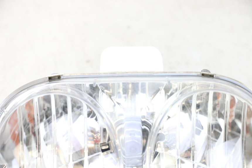 photo de FANALE ANTERIORE YAMAHA NEOS NEO'S 4T 50 (2008 - 2016) - Caratteristiche distintive