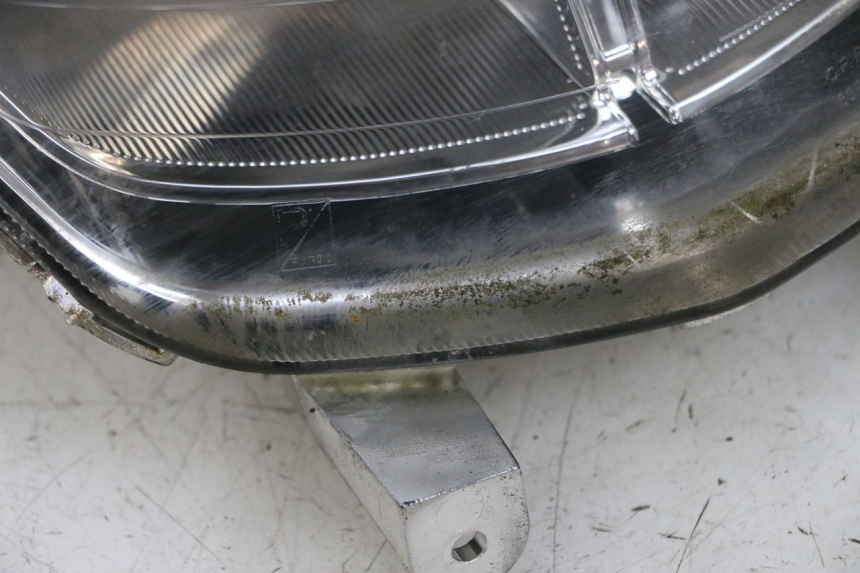 photo de FARO ANTERIORE PIAGGIO NEW TYPHOON 50 (2018 - 2021) - Caratteristiche distintive