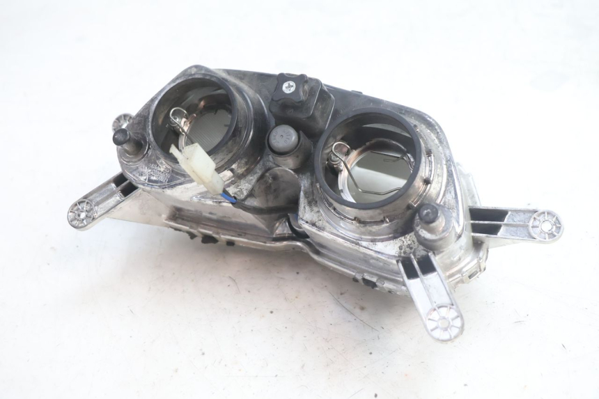 photo de FARO ANTERIORE PIAGGIO NEW TYPHOON 50 (2018 - 2021) - Dettagli dei punti di fissaggio