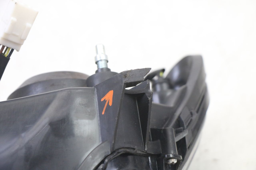 photo de FARO ANTERIORE PIAGGIO NRG POWER PUREJET 50 (2018 - 2021) - Caratteristiche distintive