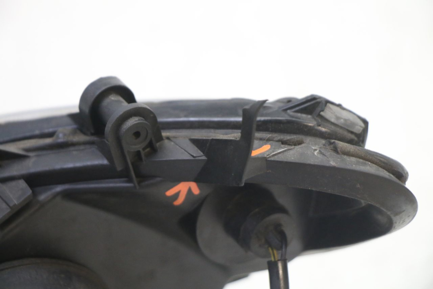 photo de FARO ANTERIORE PIAGGIO NRG POWER PUREJET 50 (2018 - 2021) - Dettagli dei punti di fissaggio