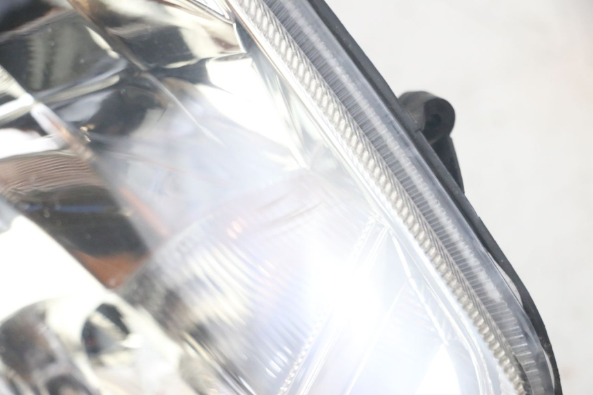 photo de FANALE ANTERIORE SYM ORBIT 2 4T 50 (2008 - 2017) - Stato della superficie e materiale