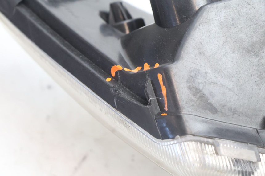 photo de FARO ANTERIORE SYM ORBIT III 3 4T 50 (2021 - 2025) - Dettagli dei punti di fissaggio