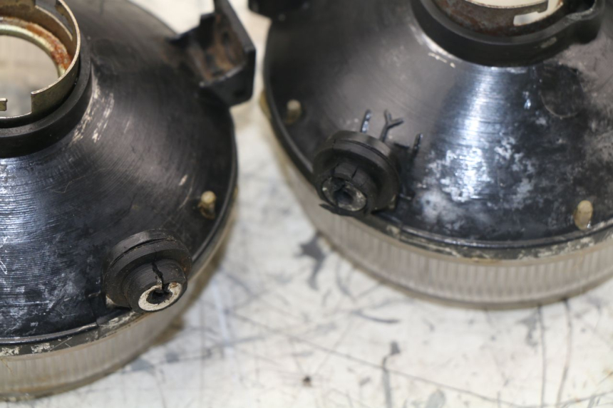 photo de FANALE ANTERIORE PANTHERA PANTHERA 110 (2010 - 2017) - Zoom sullo stato d'uso