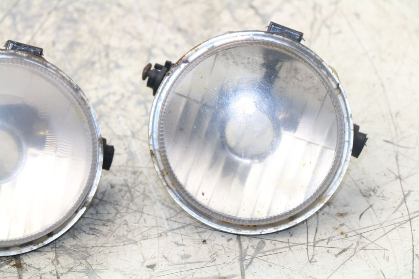 photo de FANALE ANTERIORE PANTHERA PANTHERA 110 (2010 - 2017) - Stato della superficie e materiale