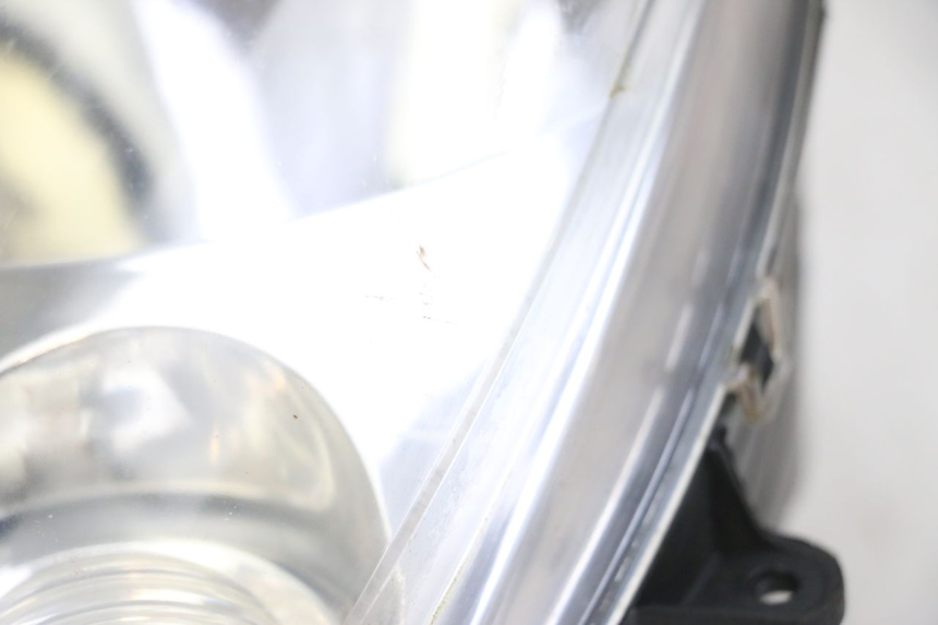 photo de FANALE ANTERIORE PEUGEOT ELYSTAR 125 (2002 - 2007) - Zoom sullo stato d'uso