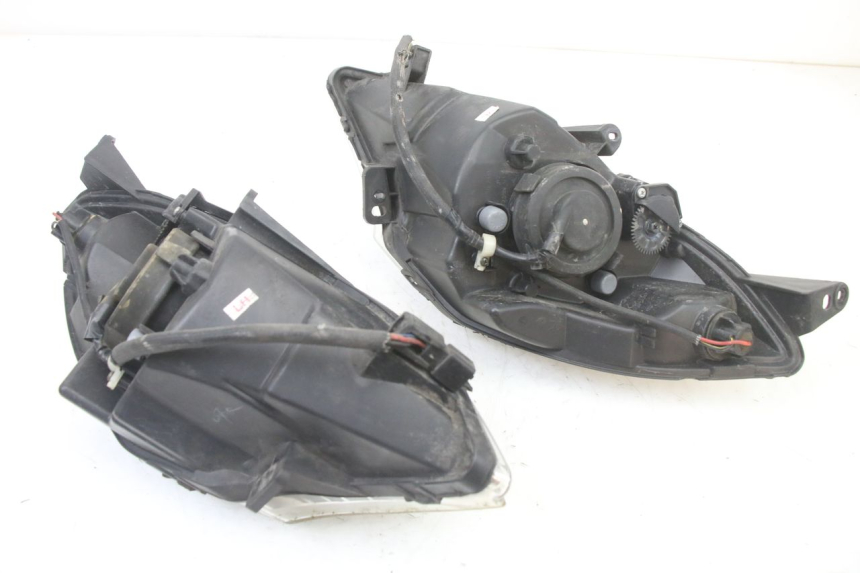 photo de FARO ANTERIORE PEUGEOT SATELIS 125 (2013 - 2018) - Vista d'insieme del prodotto