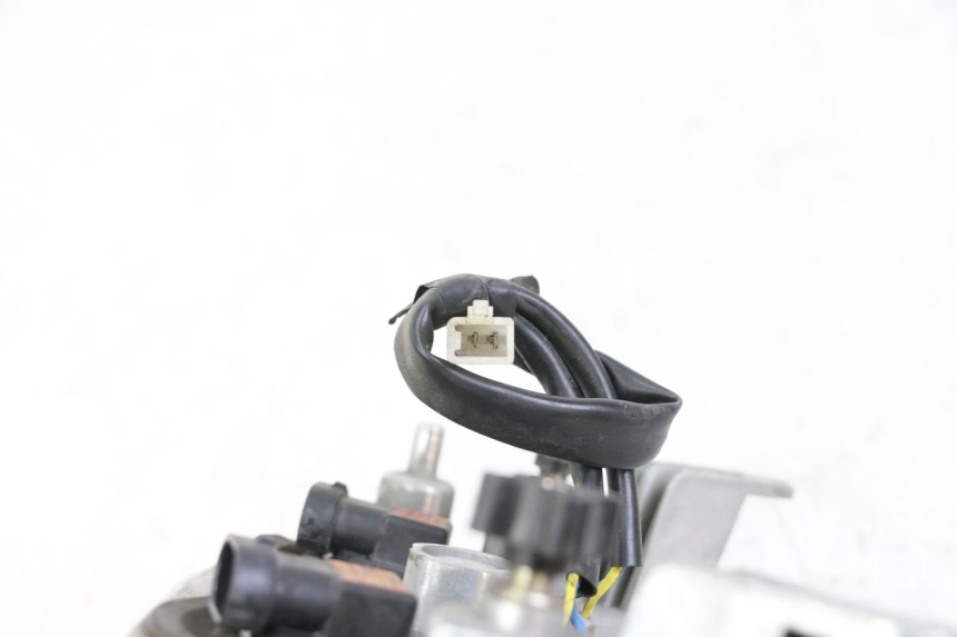 photo de FANALE ANTERIORE PIAGGIO NEW TYPHOON 50 (2010 - 2017) - Primo piano tecnico