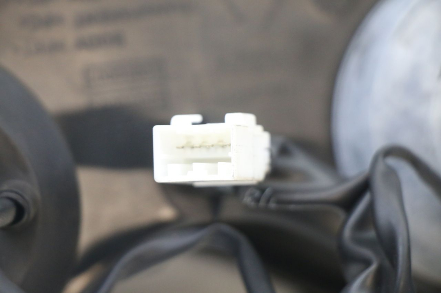 photo de FARO ANTERIORE PIAGGIO NRG POWER PUREJET 50 (2018 - 2021) - Stato della superficie e materiale