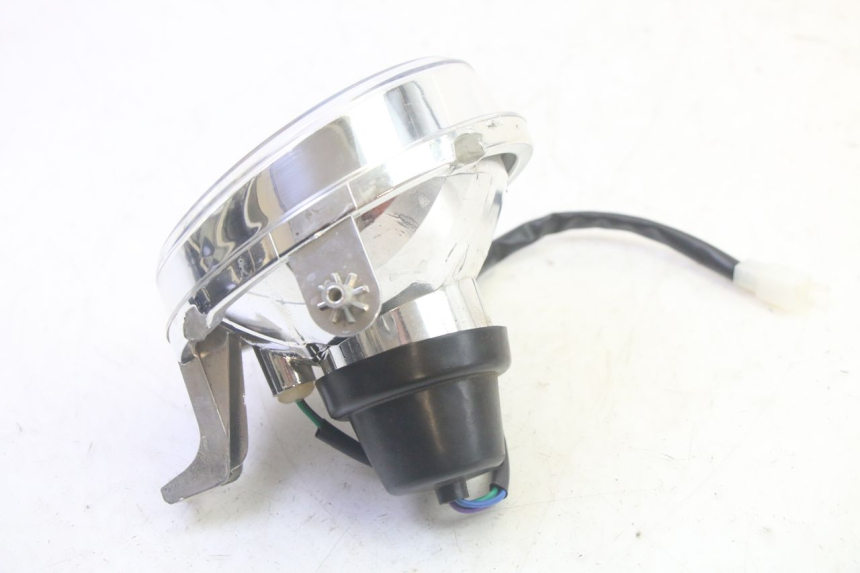 photo de FARO ANTERIORE EFUN PUSA 1 - Altra angolazione