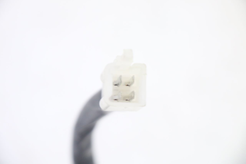 photo de FARO ANTERIORE EFUN PUSA 1 - Dettagli dei punti di fissaggio