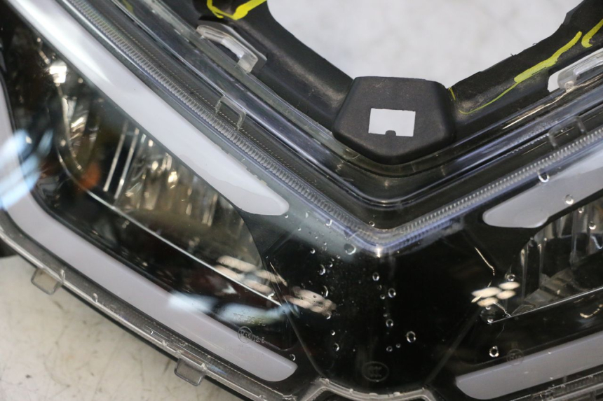 photo de FARO ANTERIORE JM MOTORS R-MAX TECH 50 (2024 - 2026) - Dettagli dei punti di fissaggio