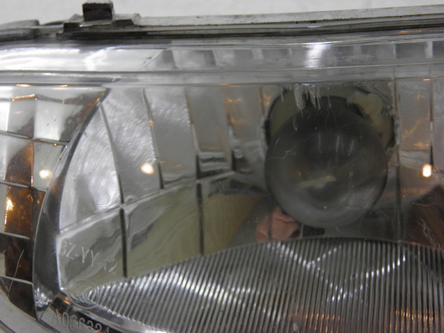 photo de FANALE ANTERIORE ROADSIGN WALLABY 50 (2009 - 2014) - Zoom sullo stato d'uso