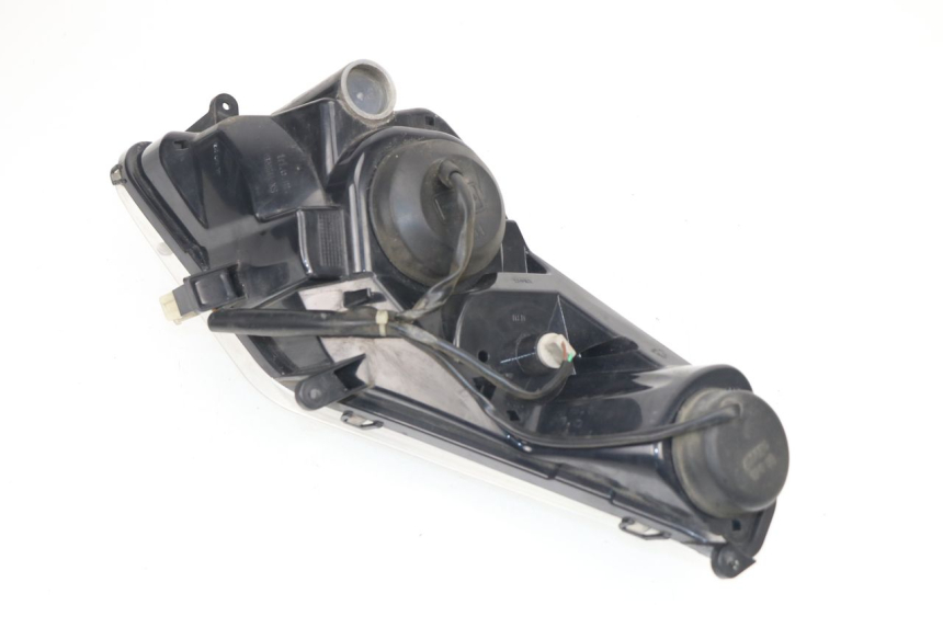 photo de FANALE ANTERIORE PEUGEOT SATELIS COMPRESSOR K15 125 (2006 - 2009) - Zoom sui componenti