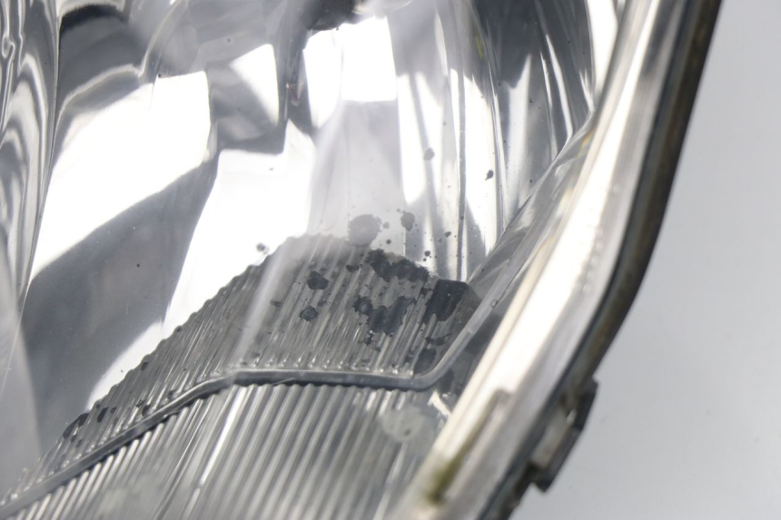 photo de FANALE ANTERIORE PEUGEOT SATELIS COMPRESSOR K15 125 (2006 - 2009) - Focus sulla struttura