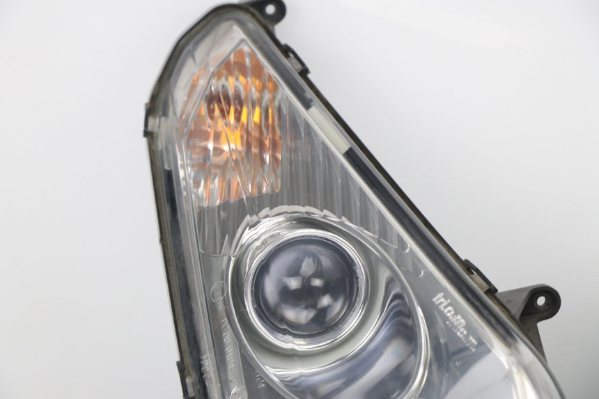 photo de FANALE ANTERIORE PEUGEOT SATELIS COMPRESSOR K15 125 (2006 - 2009) - Angolazione alternativa