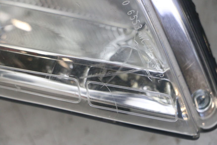 photo de FARO ANTERIORE PEUGEOT SATELIS 125 (2013 - 2018) - Dettaglio del componente