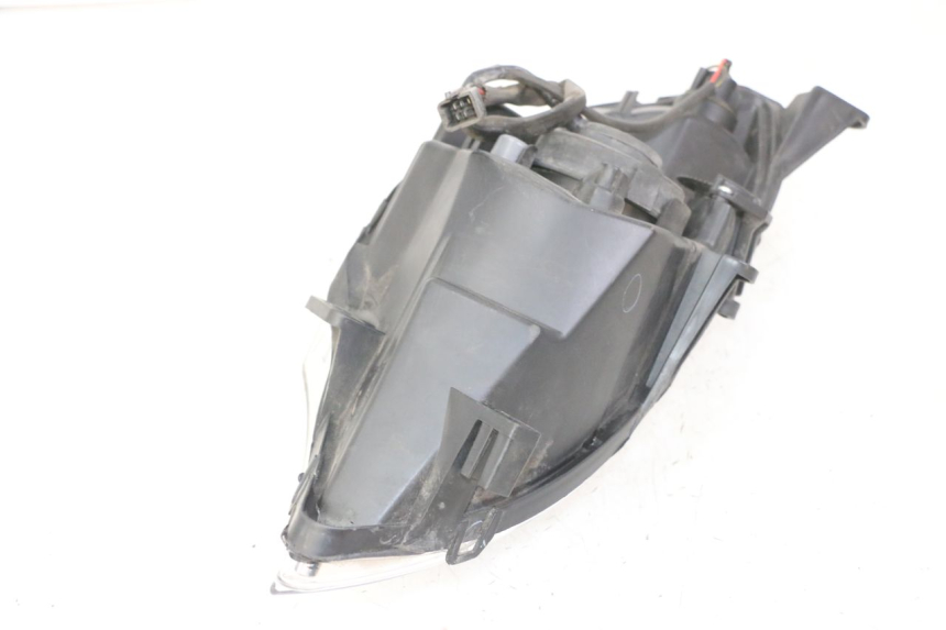 photo de FARO ANTERIORE PEUGEOT SATELIS 125 (2013 - 2018) - Ispezione visiva dettagliata