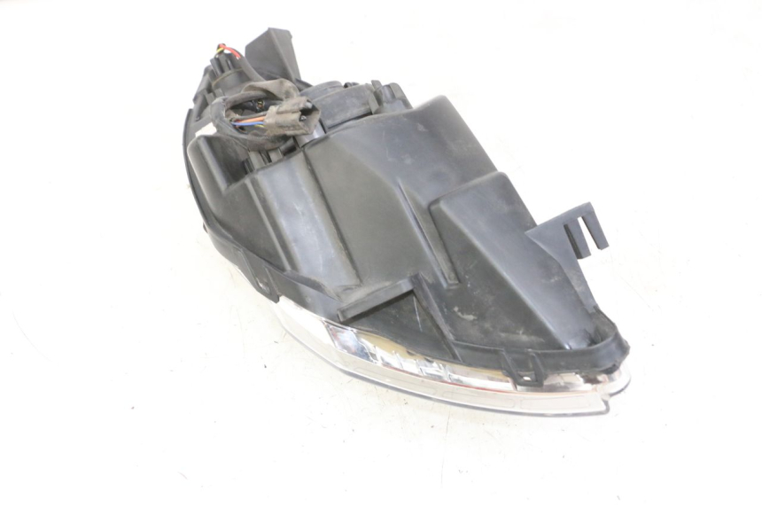 photo de FARO ANTERIORE PEUGEOT SATELIS 125 (2013 - 2018) - Angolazione alternativa