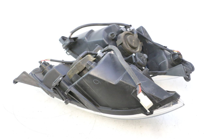 photo de FARO ANTERIORE PEUGEOT SATELIS 125 (2013 - 2018) - Dettaglio del componente