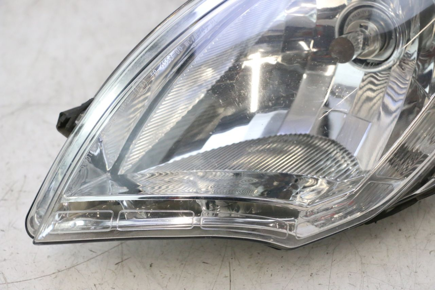 photo de FARO ANTERIORE PEUGEOT SATELIS 125 (2013 - 2018) - Zoom sui componenti