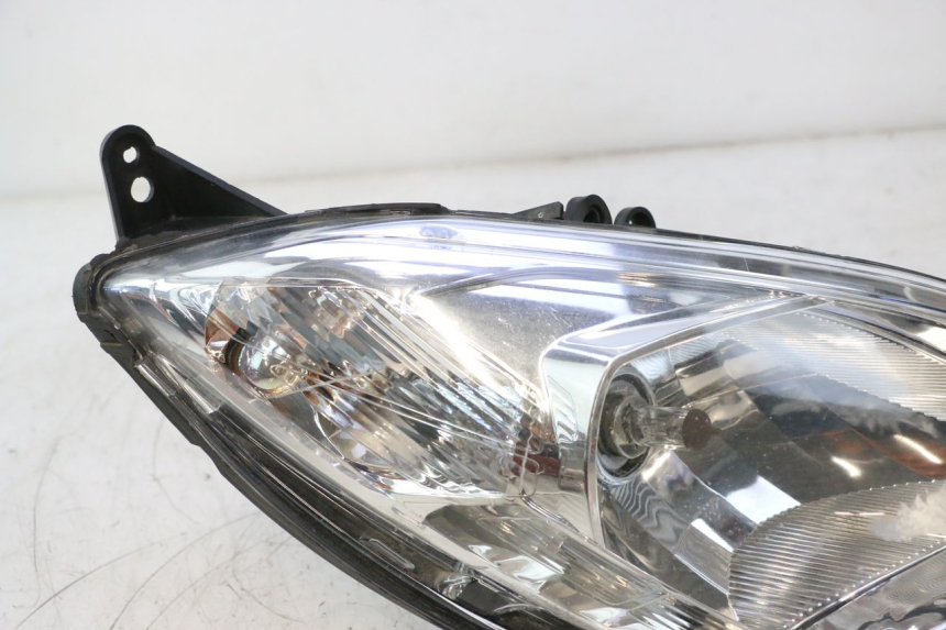 photo de FARO ANTERIORE PEUGEOT SATELIS 125 (2013 - 2018) - Foto prodotto supplementare