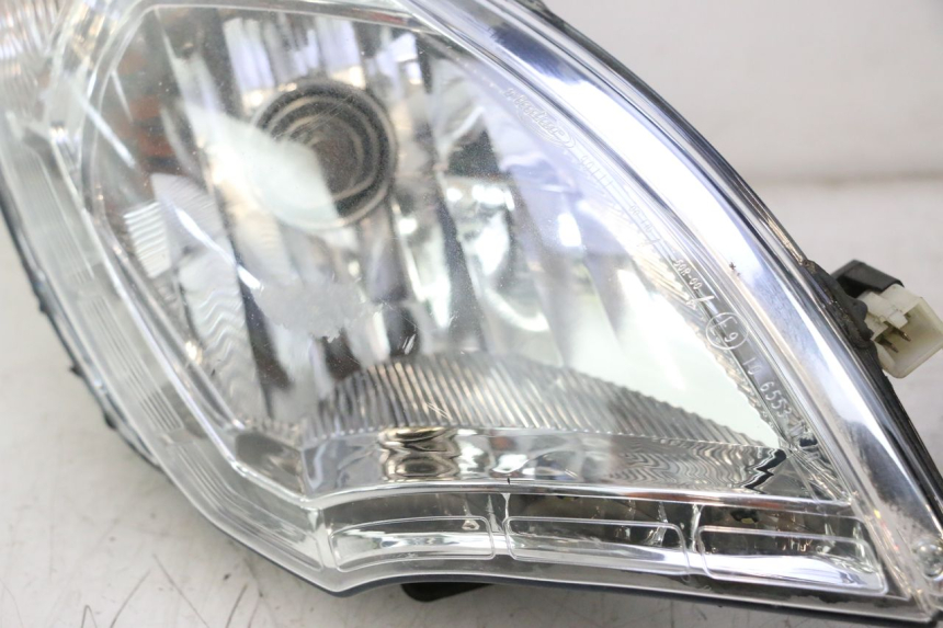 photo de FARO ANTERIORE PEUGEOT SATELIS 125 (2013 - 2018) - Dettaglio del componente