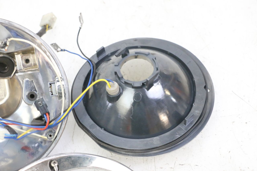 photo de FARO ANTERIORE APRILIA SCARABEO GT TOURING 125 (1999 - 2005) - Primo piano ad alta risoluzione