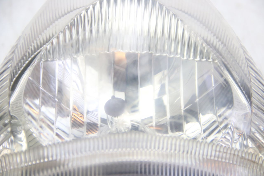 photo de FANALE ANTERIORE SUZUKI SIXTEEN 125 (2008 - 2010) - Dettagli dei punti di fissaggio