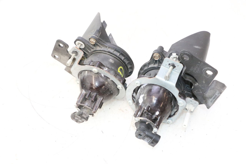 photo de FARO ANTERIORE CAN-AM SPYDER RS 1000 (2008 - 2012) - Dettaglio del componente
