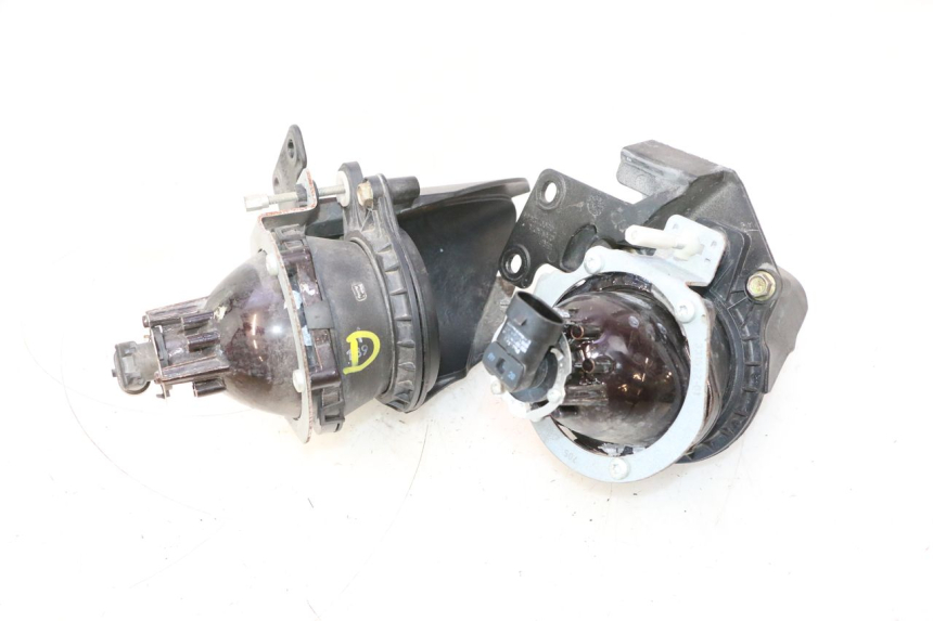 photo de FARO ANTERIORE CAN-AM SPYDER RS 1000 (2008 - 2012) - Stato della superficie e materiale