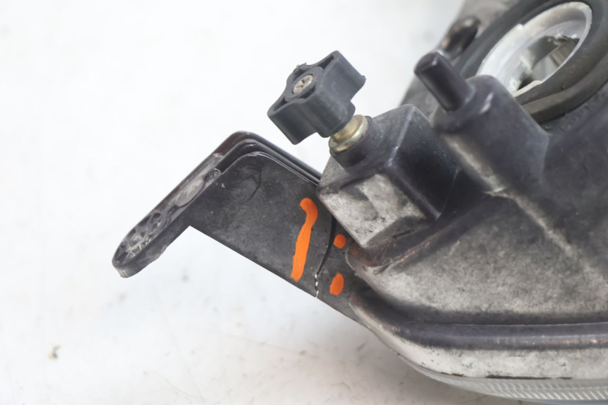 photo de FANALE ANTERIORE APRILIA SR 2T 50 (2012 - 2017) - Primo piano tecnico
