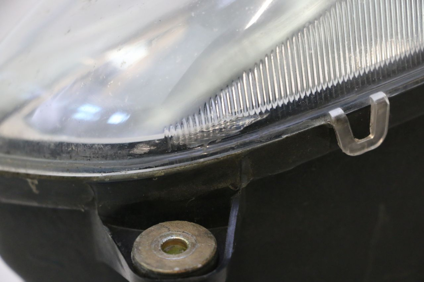 photo de FARO ANTERIORE DUCATI SS IE DS CARENEE 1000 (2002 - 2006) - Stato della superficie e materiale