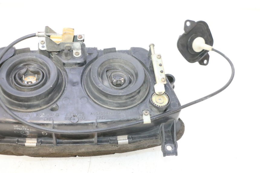 photo de FARO ANTERIORE HONDA ST PAN EUROPEAN 1100 (1990 - 2002) - Caratteristiche distintive