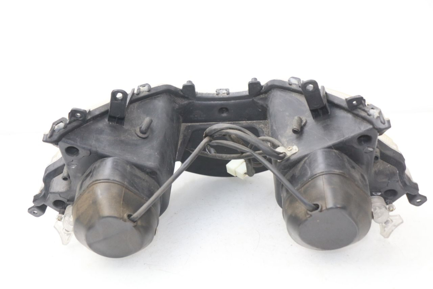 photo de FANALE ANTERIORE RAZZO STEED 125 (2012 - 2018) - Primo piano tecnico