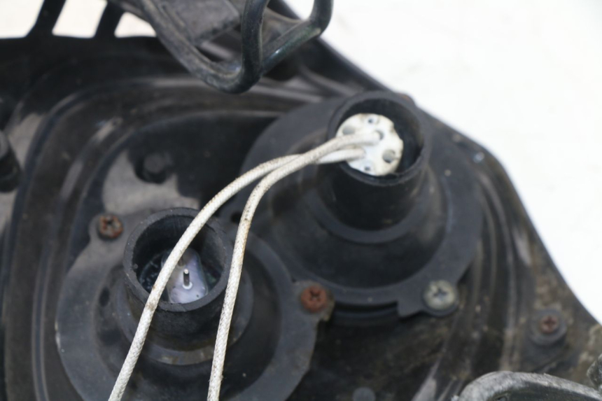 photo de FANALE ANTERIORE RAZZO STR 50 (2009 - 2018) - Primo piano tecnico