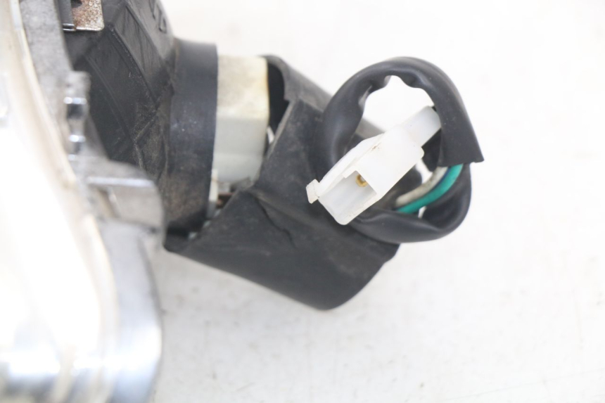 photo de FANALE ANTERIORE FYM STRADA 50 (2007 - 2014) - Dettaglio del componente