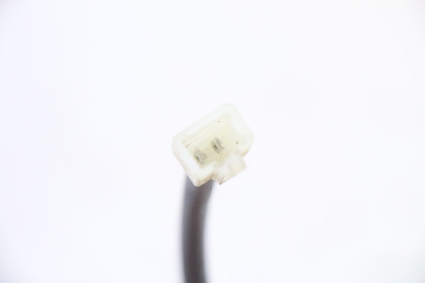 photo de FARO ANTERIORE PEUGEOT STREETZONE I NAKED 2T 50 (2018 - 2020) - Stato della superficie e materiale